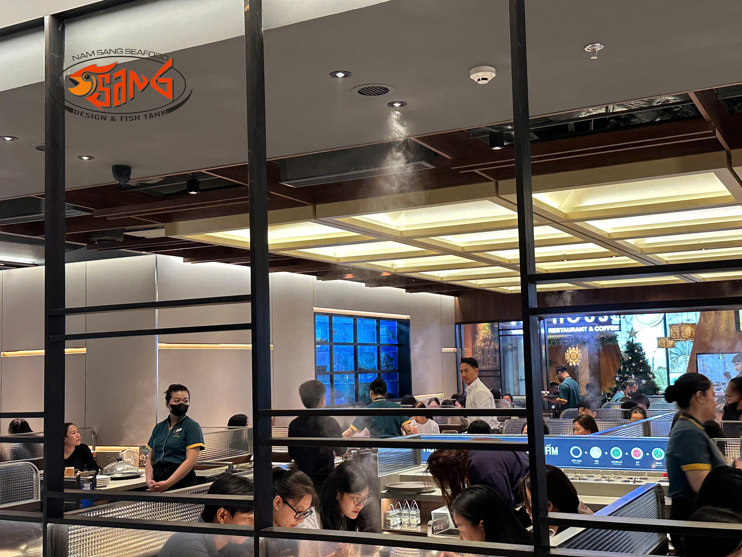 năm sang làm hồ hải sản nhà hàng