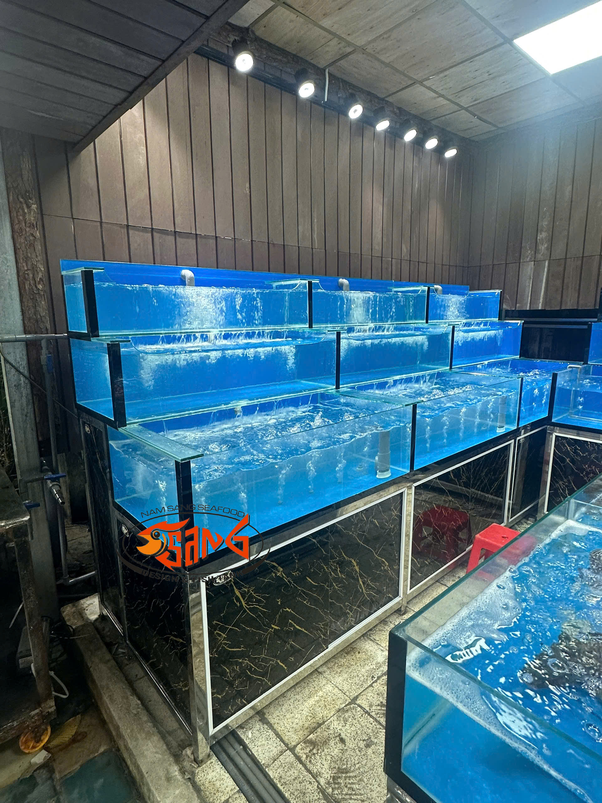 đơn vị thi công hồ hải sản giá cả cạnh tranh