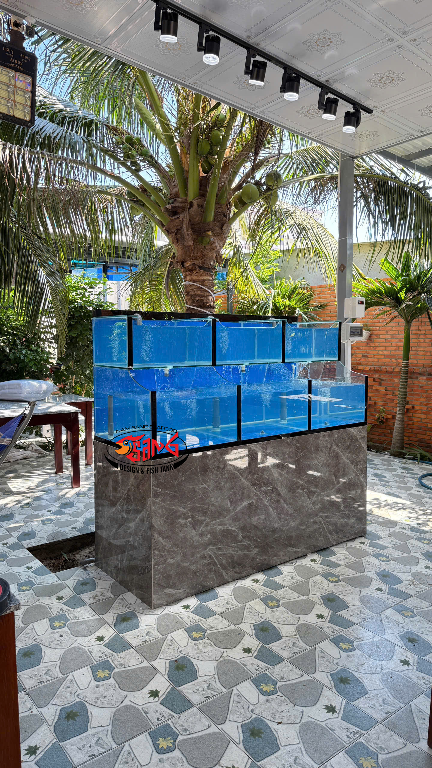 hồ cá 1m8 lưu trữ hải sản luôn tươi sống